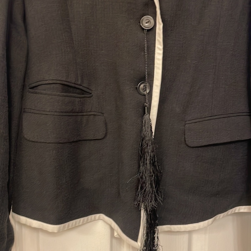 Elizabeth and James linen blazer - Picture 12 of 16